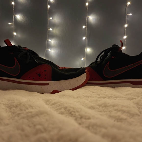 Nike PG 4 Bred main image 2